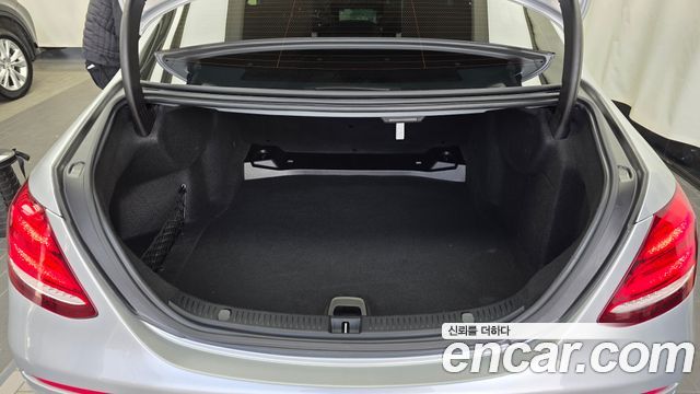 Mercedes-Benz E-Class E200 Avantgarde