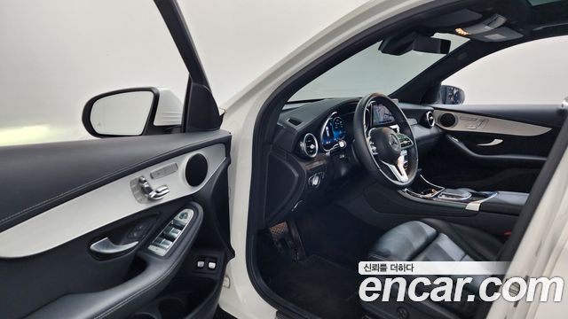 Mercedes-Benz GLC-Class GLC300e 4MATIC
