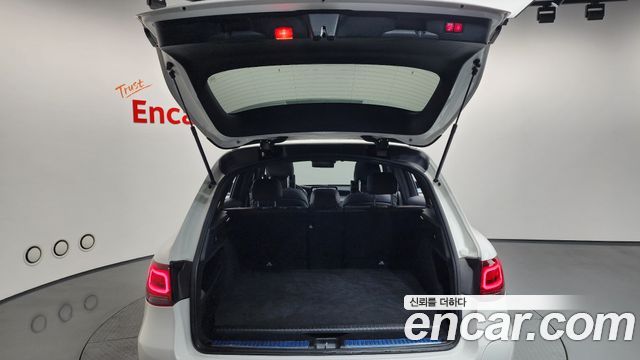 Mercedes-Benz GLC-Class GLC300e 4MATIC