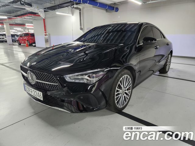 Mercedes-Benz CLA-Class CLA250 4MATIC Progressive