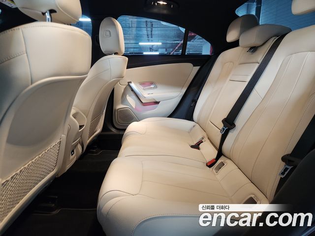 Mercedes-Benz CLA-Class CLA250 4MATIC Progressive
