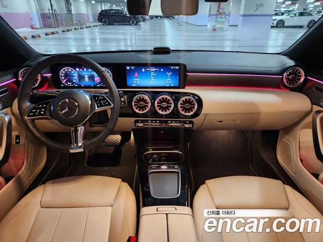 Mercedes-Benz CLA-Class CLA250 4MATIC Progressive