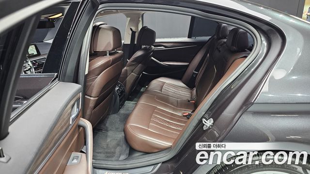 BMW 5-Series 530i xDrive Luxury Plus