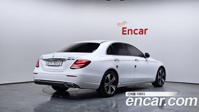 Mercedes-Benz E-Class E300 4MATIC Avnatgarde