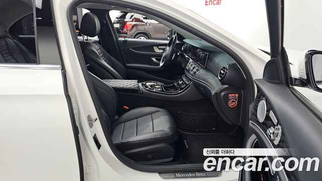 Mercedes-Benz E-Class E300 4MATIC Avnatgarde