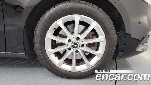 Mercedes-Benz A-Class A220 Hatchback