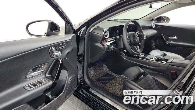 Mercedes-Benz A-Class A220 Hatchback