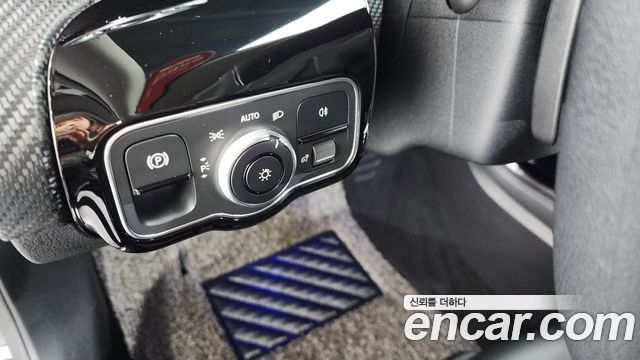 Mercedes-Benz A-Class A220 Hatchback