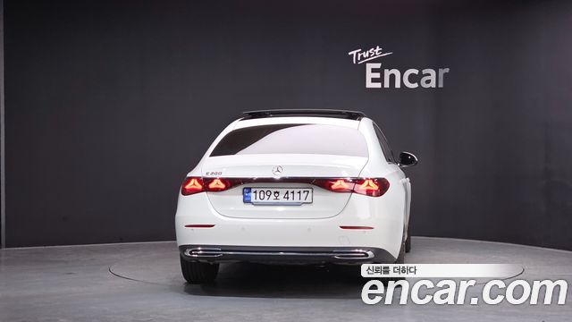 Mercedes-Benz E-Class E200 Avantgarde