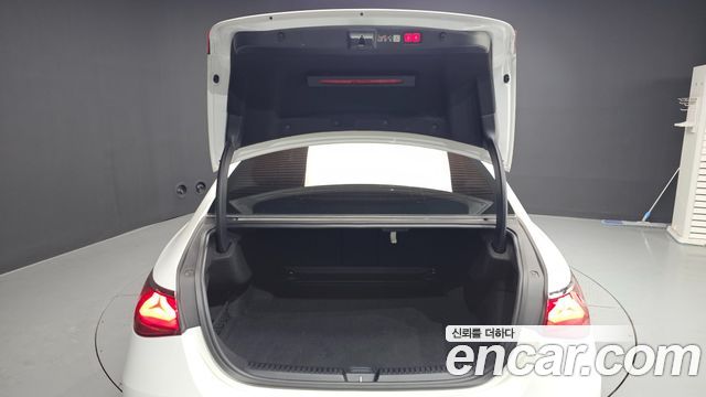 Mercedes-Benz E-Class E200 Avantgarde
