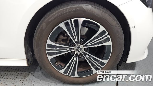 Mercedes-Benz E-Class E200 Avantgarde