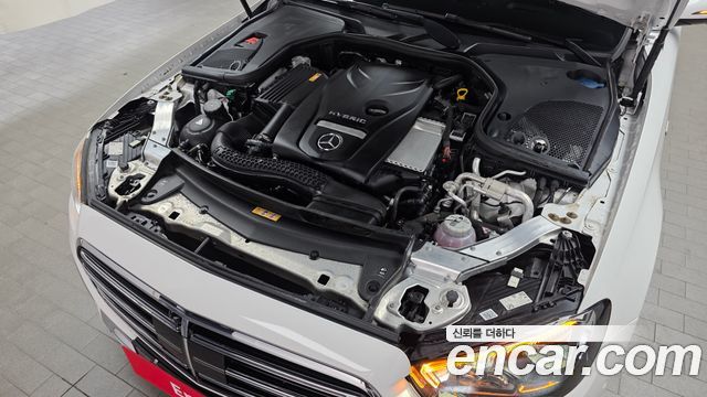 Mercedes-Benz E-Class E300e 4MATIC Exclusive