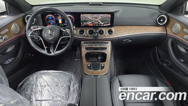 Mercedes-Benz E-Class E300e 4MATIC Exclusive