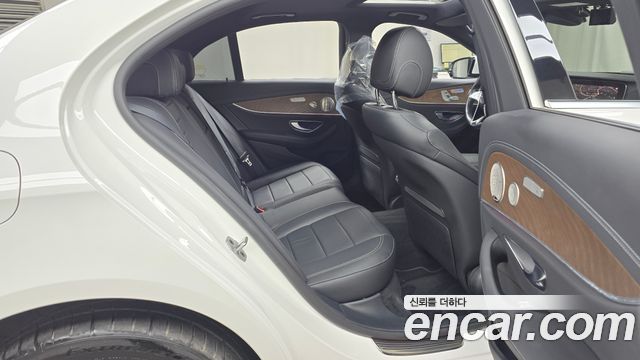 Mercedes-Benz E-Class E300e 4MATIC Exclusive