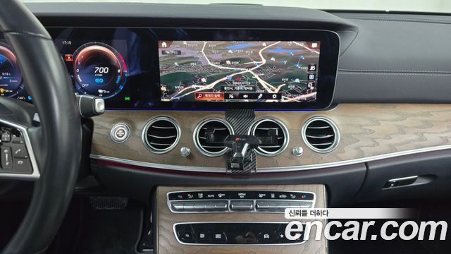 Mercedes-Benz E-Class E300e 4MATIC Exclusive