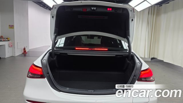 Mercedes-Benz E-Class E300e 4MATIC Exclusive