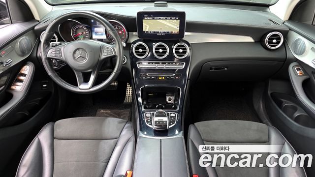 Mercedes-Benz GLC-Class GLC300 4MATIC AMG Line