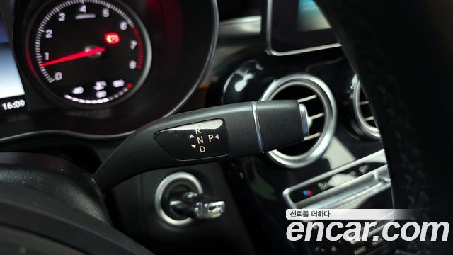 Mercedes-Benz GLC-Class GLC300 4MATIC AMG Line