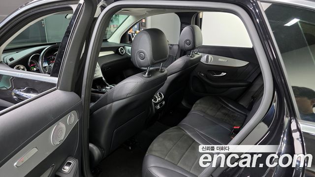 Mercedes-Benz GLC-Class GLC300 4MATIC AMG Line