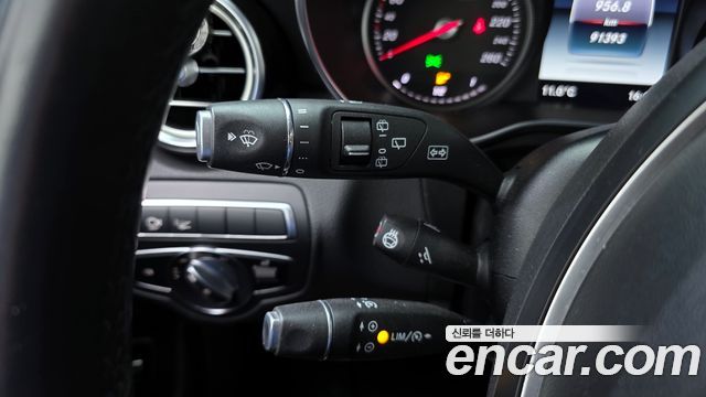Mercedes-Benz GLC-Class GLC300 4MATIC AMG Line