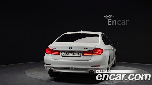 BMW 5-Series 530i xDrive Luxury Plus