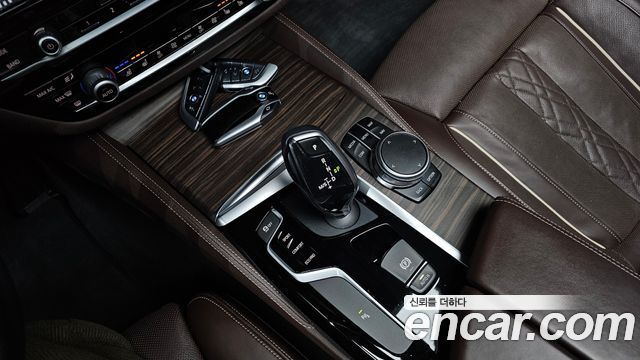 BMW 5-Series 530i xDrive Luxury Plus