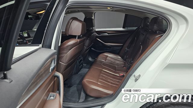 BMW 5-Series 530i xDrive Luxury Plus