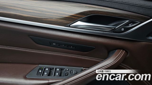 BMW 5-Series 530i xDrive Luxury Plus