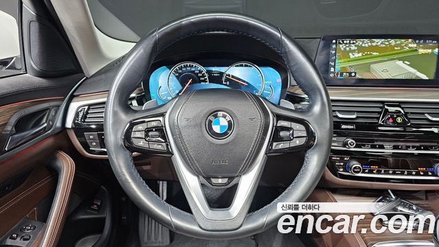 BMW 5-Series 530i xDrive Luxury Plus
