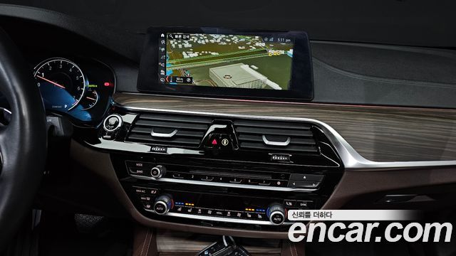 BMW 5-Series 530i xDrive Luxury Plus