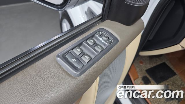Land Rover Discovery 3.0 SDV6 SE