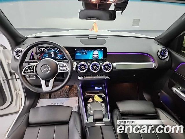 Mercedes-Benz GLB-Class X247 GLB220