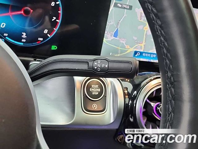 Mercedes-Benz GLB-Class X247 GLB220