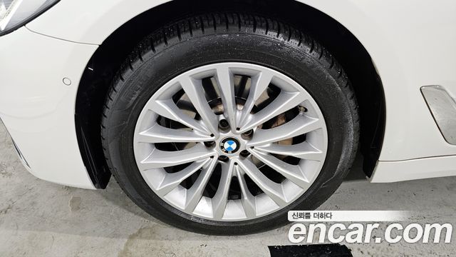BMW 5-Series 530i Luxury