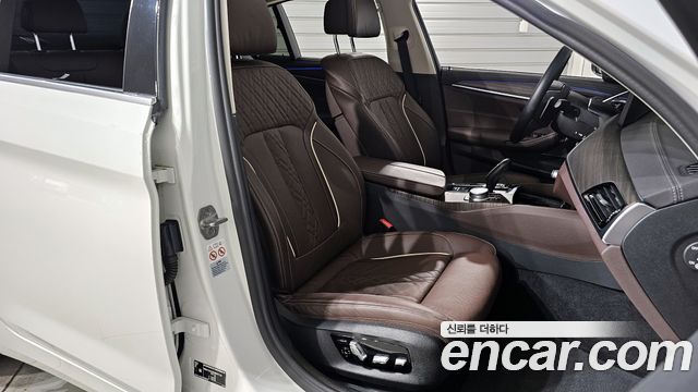 BMW 5-Series 530i Luxury