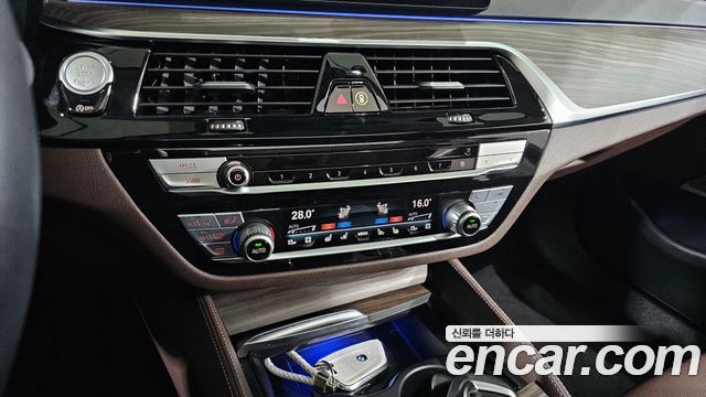 BMW 5-Series 530i Luxury