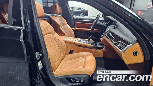 BMW 7-Series 740Li xDrive Design Pure Excellence