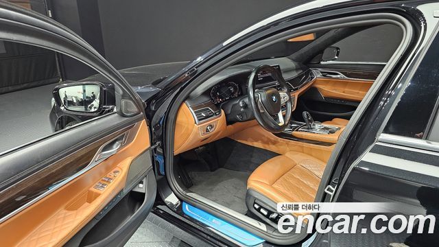 BMW 7-Series 740Li xDrive Design Pure Excellence