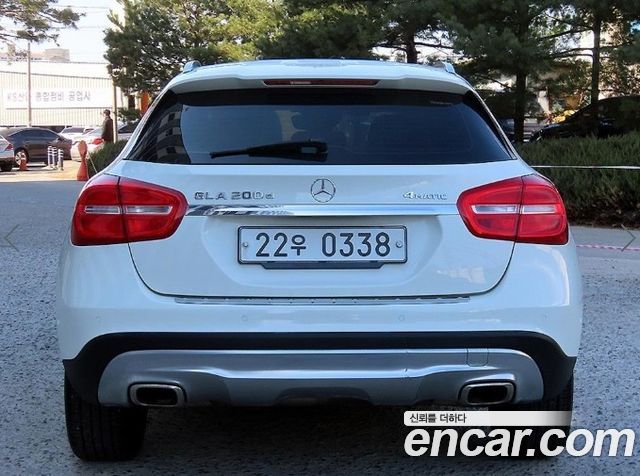 Mercedes-Benz GLA-Class GLA200 d 4MATIC