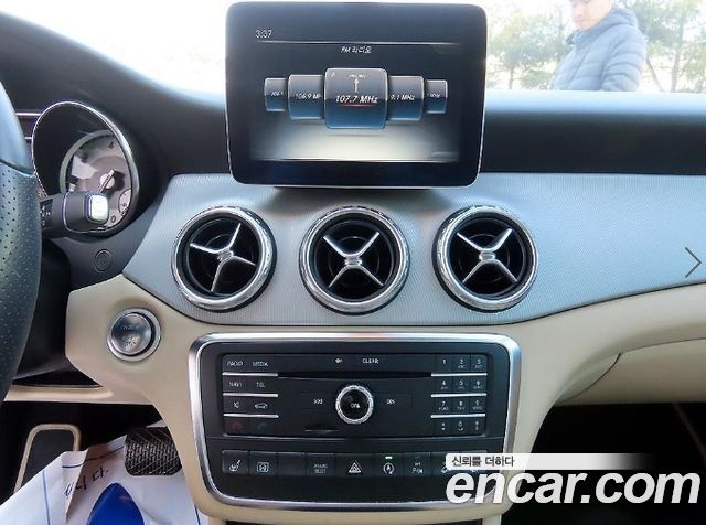 Mercedes-Benz GLA-Class GLA200 d 4MATIC