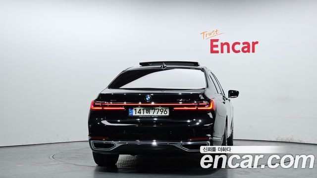 BMW 7-Series 740Li xDrive Design Pure Excellence