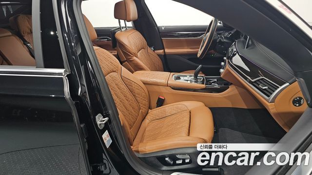 BMW 7-Series 740Li xDrive Design Pure Excellence