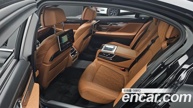 BMW 7-Series 740Li xDrive Design Pure Excellence