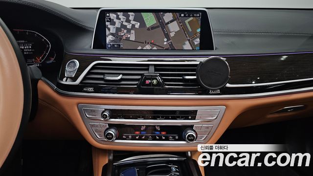BMW 7-Series 740Li xDrive Design Pure Excellence