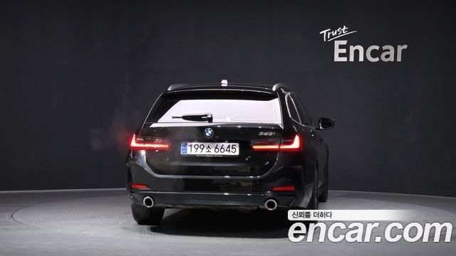 BMW 3-Series 320i Touring
