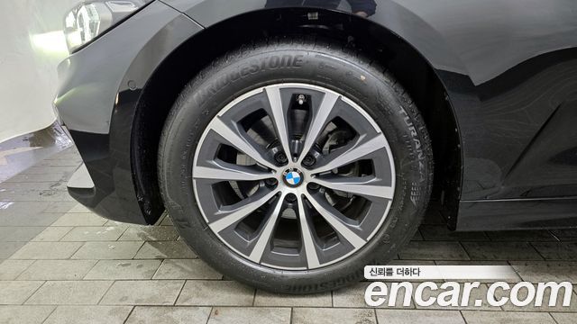 BMW 3-Series 320i Touring