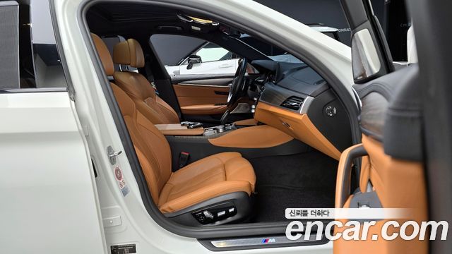 BMW 5-Series 520d xDrive M Sport Package Plus