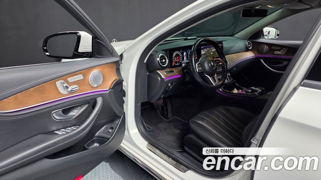 Mercedes-Benz E-Class E300 4MATIC Exclusive