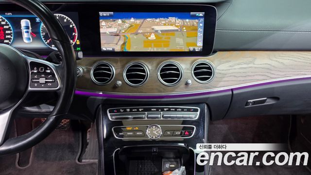 Mercedes-Benz E-Class E300 4MATIC Exclusive