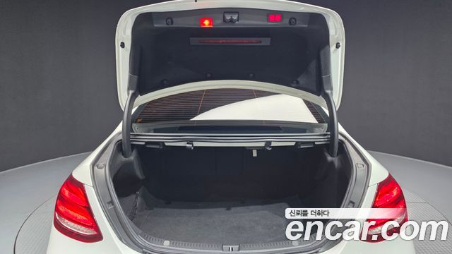 Mercedes-Benz E-Class E300 4MATIC Exclusive